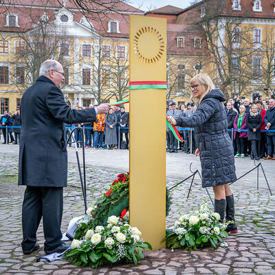 Einweihung der Reichsbanner-Gedenkstele durch die Oberbürgermeisterin und Prof. Dr. Tuchel