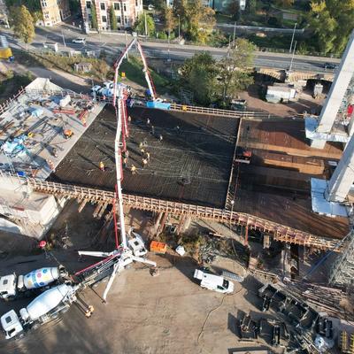 Großbetonage Westhälfte Überbau der neuen Pylonbrücke, 10/21