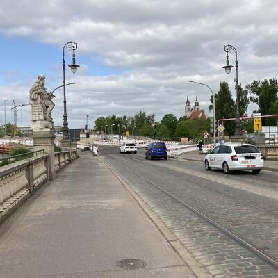 Umleitungsverkehr in Richtung Innenstadt - Zollbrücke