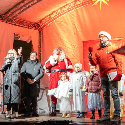 OB Borris und der Weihnachtsmann eröffnen den Weihnachtsmarkt 2023