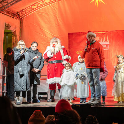 OB Borris und der Weihnachtsmann eröffnen den Weihnachtsmarkt 2023