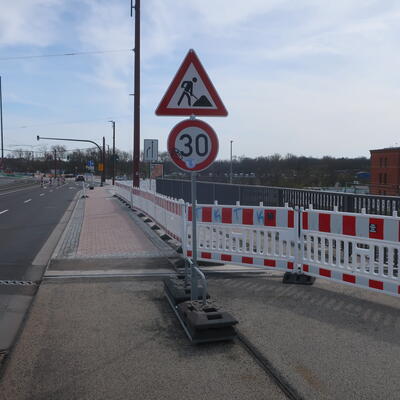 Einschränkungen an der Ostseite der Neuen Strombrücke           