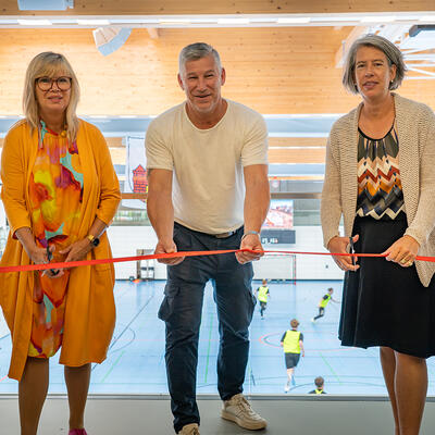 Oberbürgermeisterin Simone Borris, Sven Lakenmacher und Tamara Zieschang