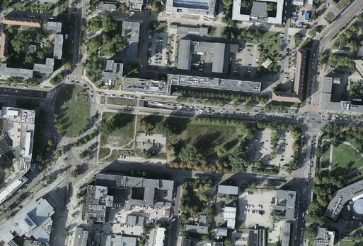 Bild vergrößern: Universitätsplatz - Luftaufnahme 2021, GeoFly GmbH