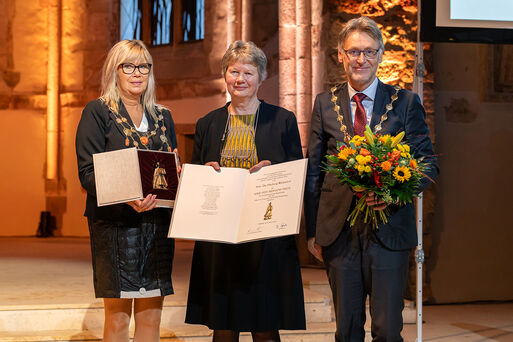 Oberbürgermeisterin Borris, Prof. Dr. Hedwig Röckelein, Prof. Dr. Strackeljan