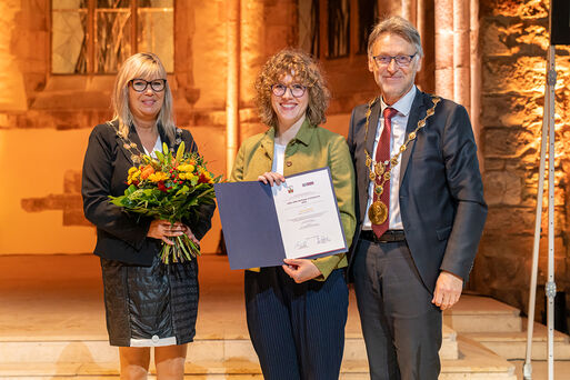 Oberbürgermeisterin Simone Borris, Jana Kröning und Prof. Dr. Jens Strackeljan