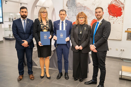 Israelische Delegation und Magdeburgs Oberbürgermeisterin Simone Borris